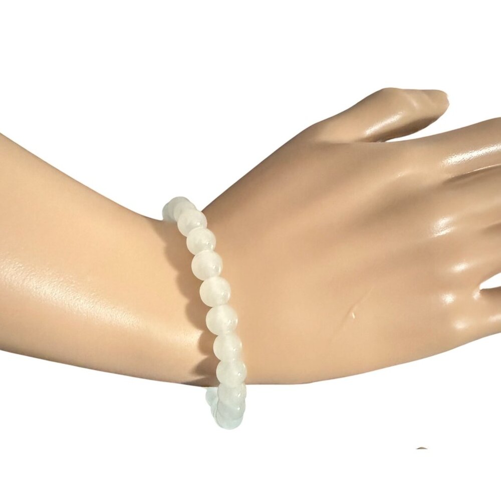 White Natural Stone Beaded Bracelet With 25 Beads 8mm Stretch